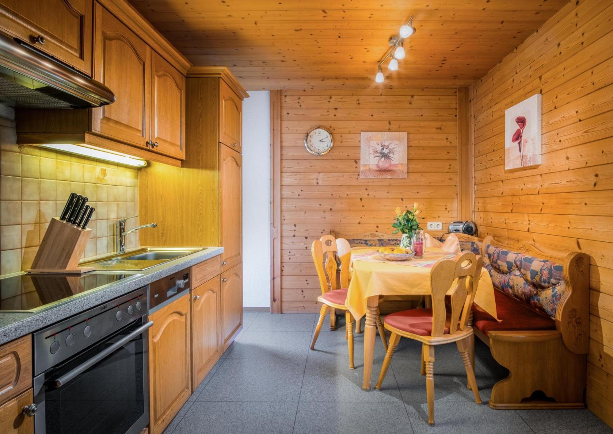 Haus Annemarie Apartments Kartitsch - Hochpustertal Bagian luar foto
